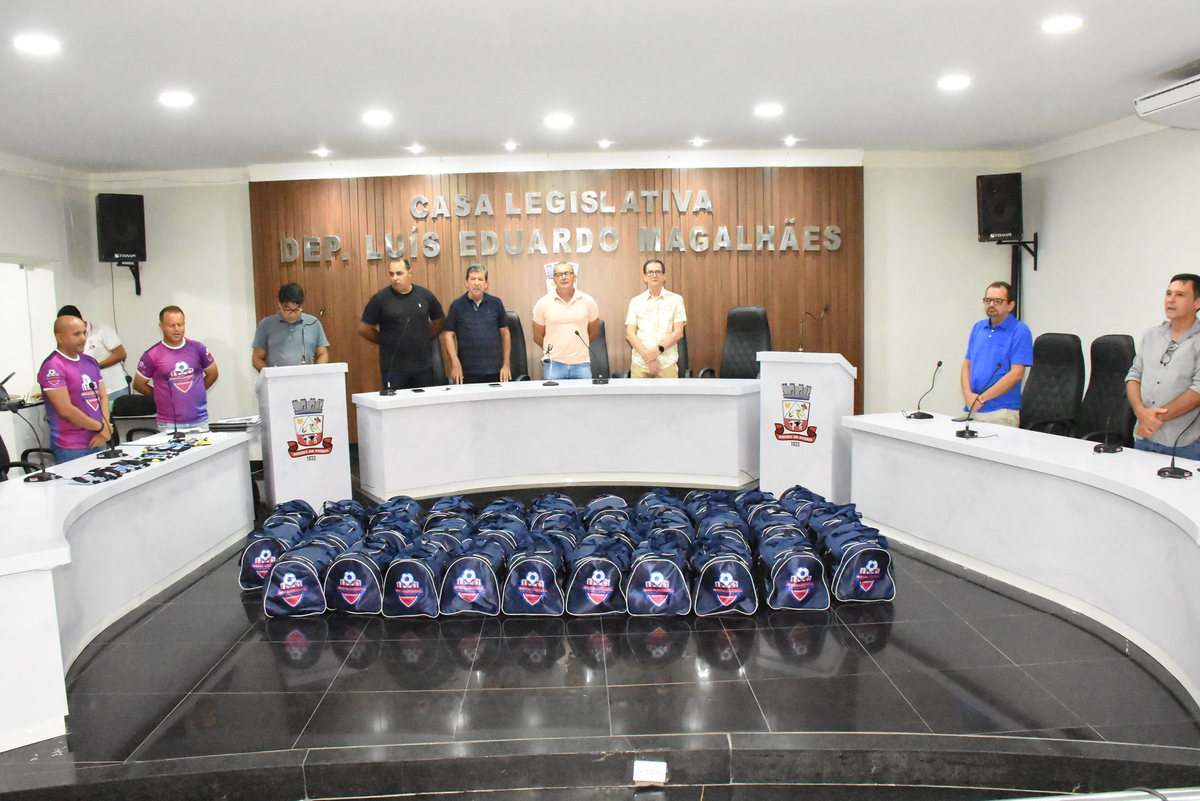 Prefeitura De Ribeira Do Pombal Faz Entrega De Uniformes Para Times Da